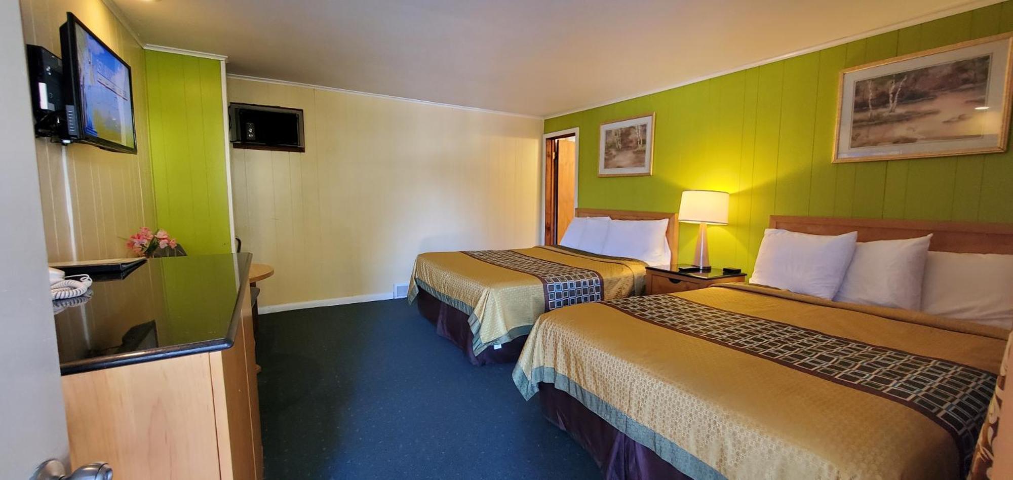 Pinebrook Motel Lake George Room photo