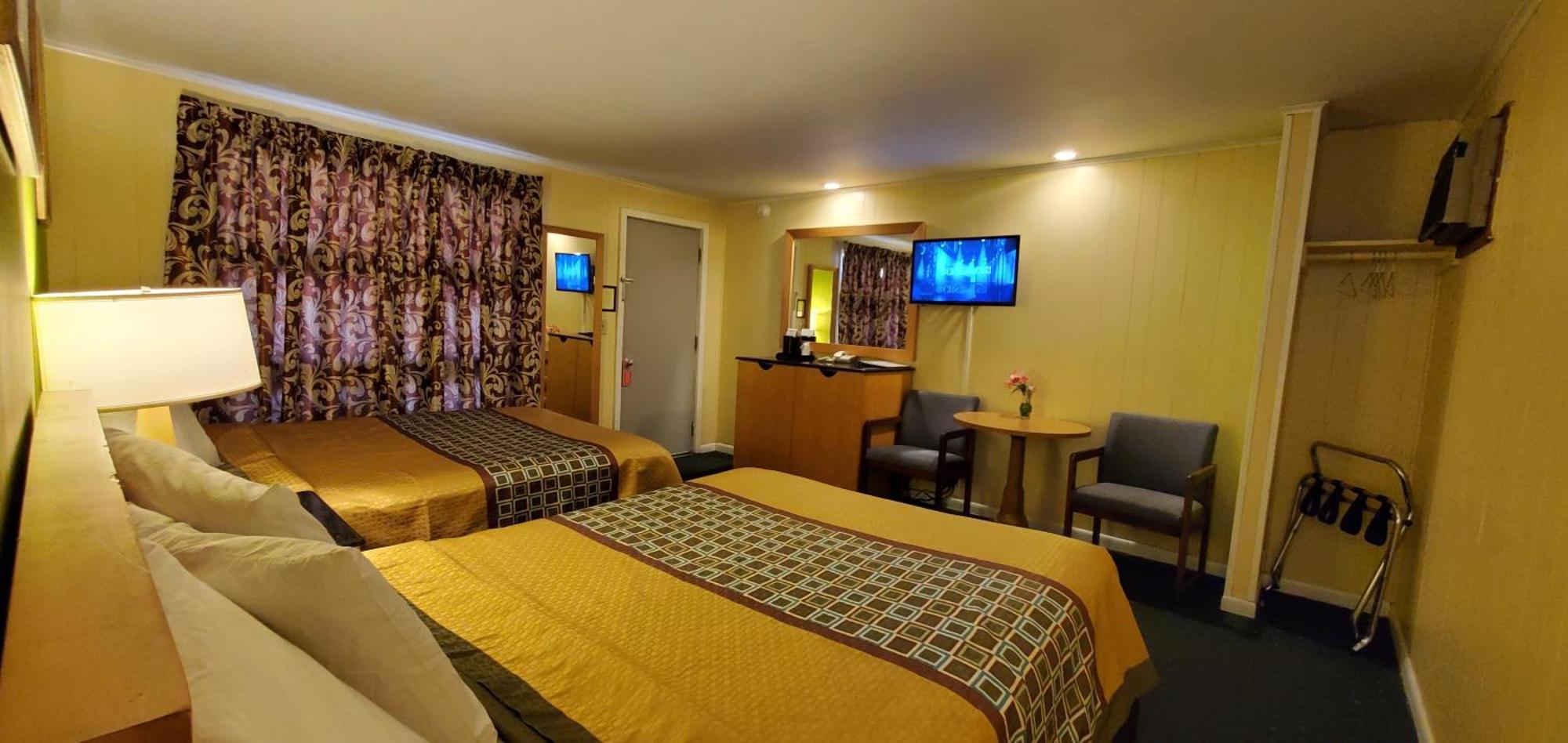 Pinebrook Motel Lake George Room photo