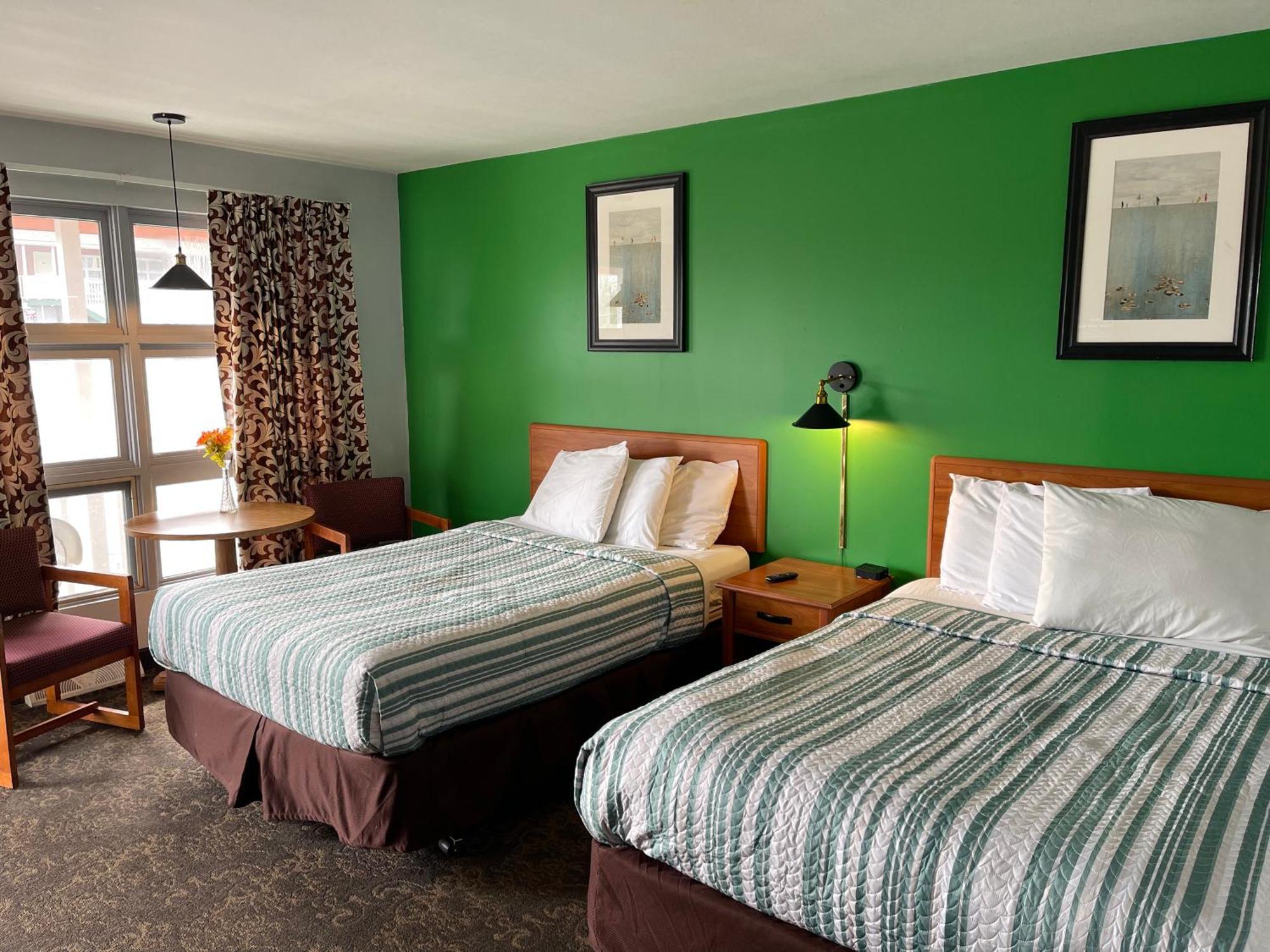 Pinebrook Motel Lake George Exterior photo